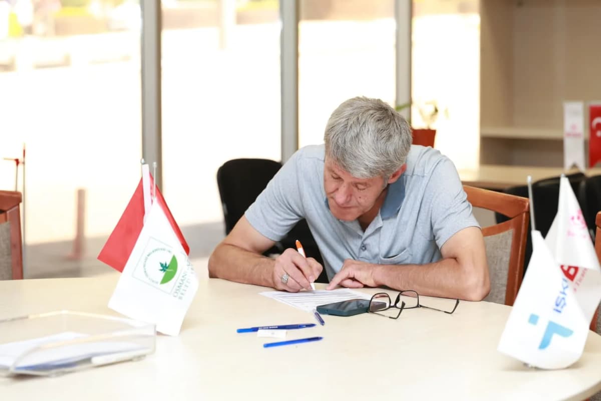 Firma Yetkilisi ile Mülakat: Vatandaşlar işverenlerle doğrudan iletişim kurarak iş fırsatlarını değerlendiriyor.