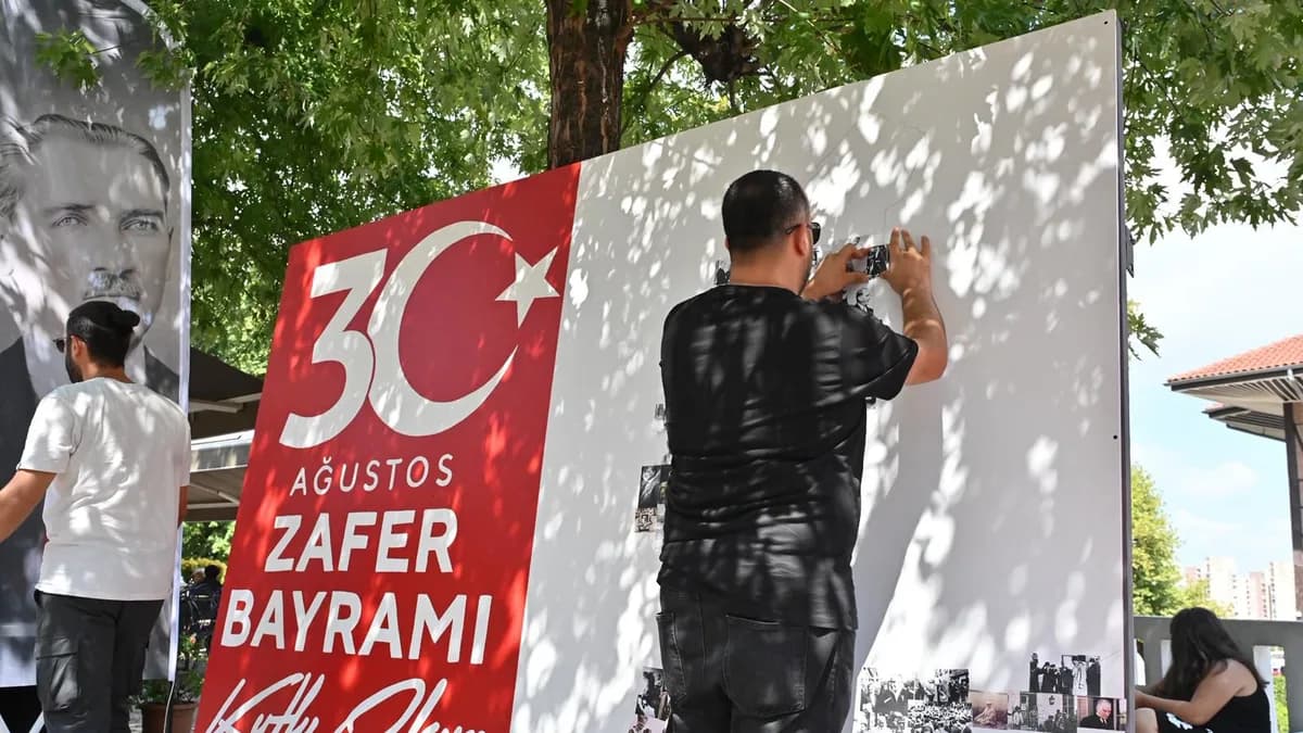 Bursalılardan Zafer Bayramı'na anlamlı iz