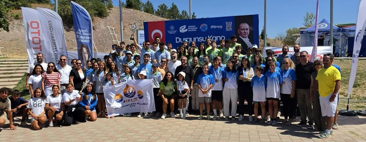 Büyükşehir Belediyespor kanocularından 12 madalya