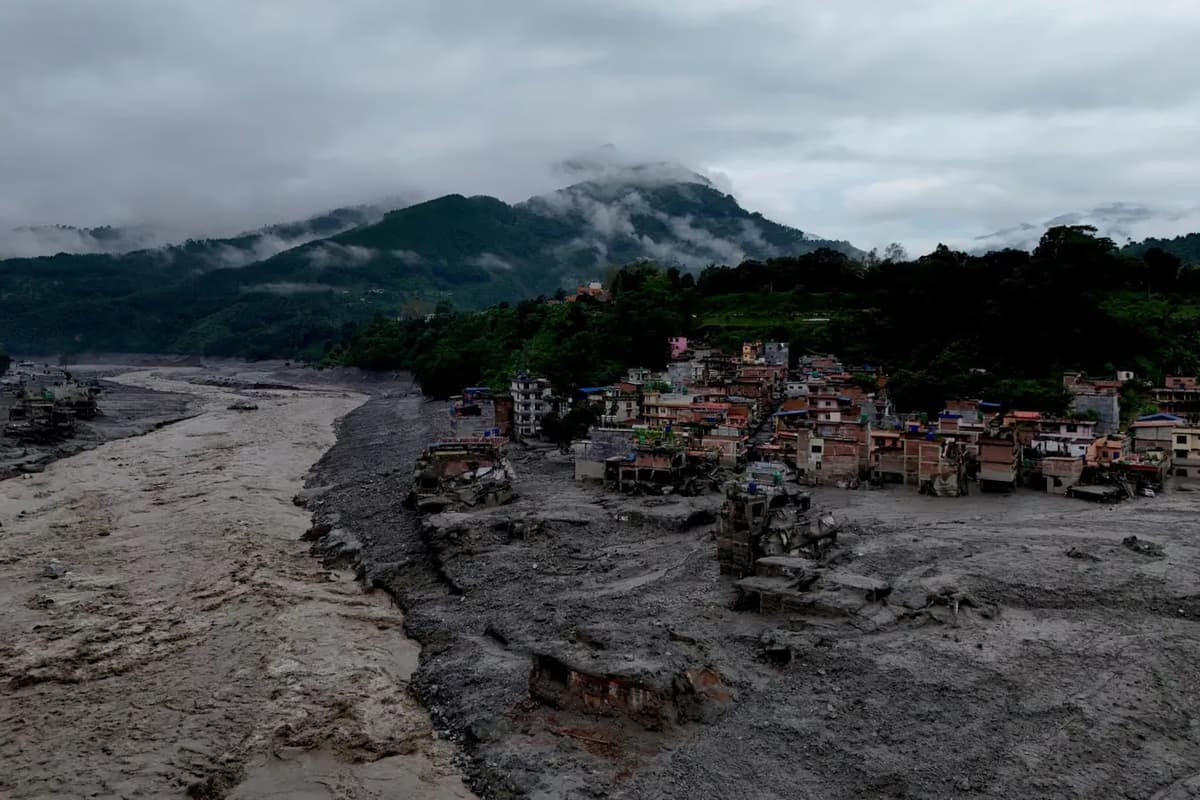 Nepal’de sel felaketinin bilançosu ağırlaşıyor: 389 ölü, yüzlerce yaralı