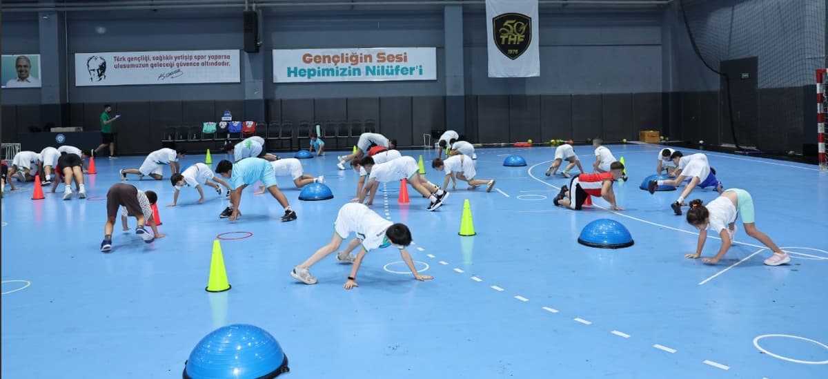 Nilüfer’de “Hentbol Akademisi” açıldı