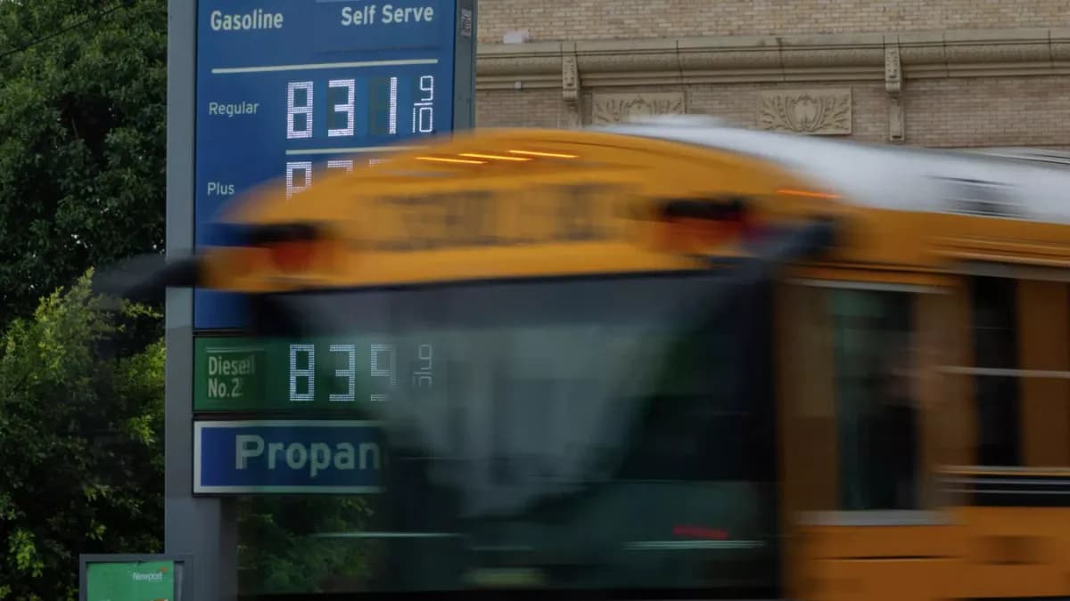 ABD'de dizel fiyatı yüzde 60 artışla rekor kırdı: Enflasyon endişesi büyüyor