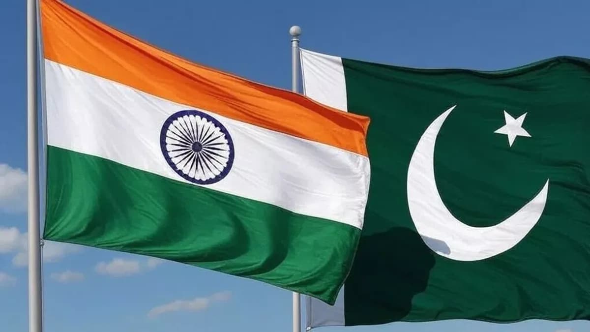 Pakistan ve Hindistan arasında savaş gemisi gerilimi: 'Nota verildi'