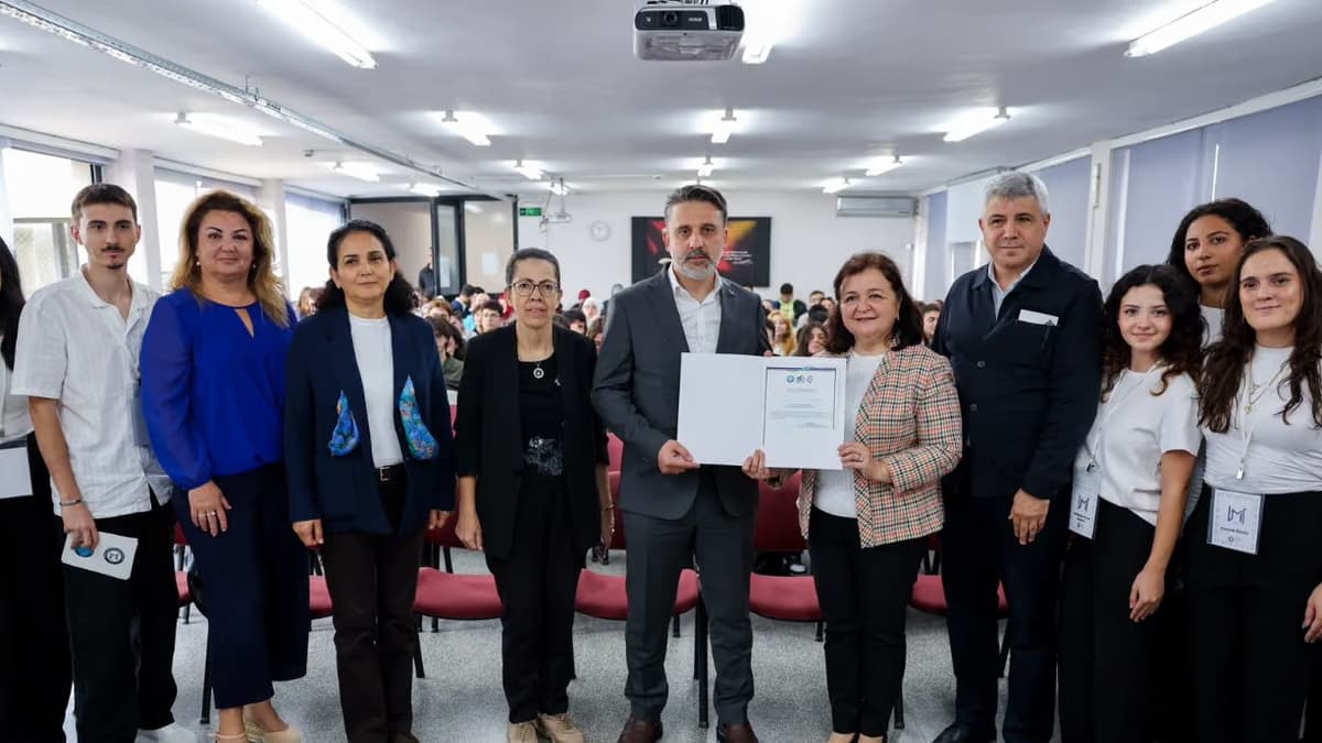 Başkan Vekili Biba'dan gençlere: "Önünüz aydınlık"
