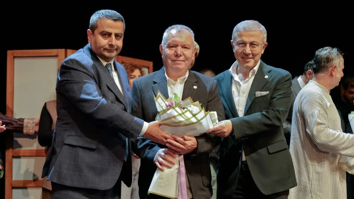 Bursa Şehir Tiyatrosu’nun 20. yılına görkemli prömiyer