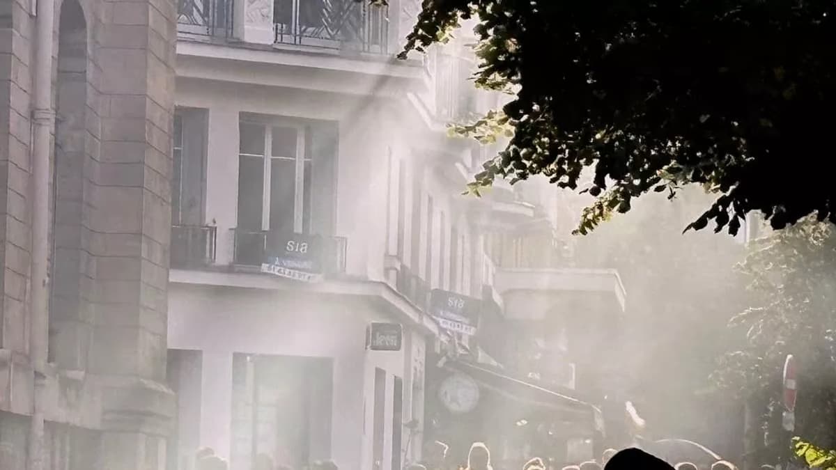 Fransa'da protestolar sebebiyle 400 okulda eğitime ara veriliyor