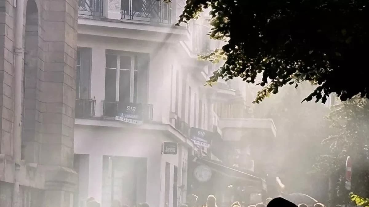 Fransa'da protestolar sebebiyle 400 okulda eğitime ara veriliyor