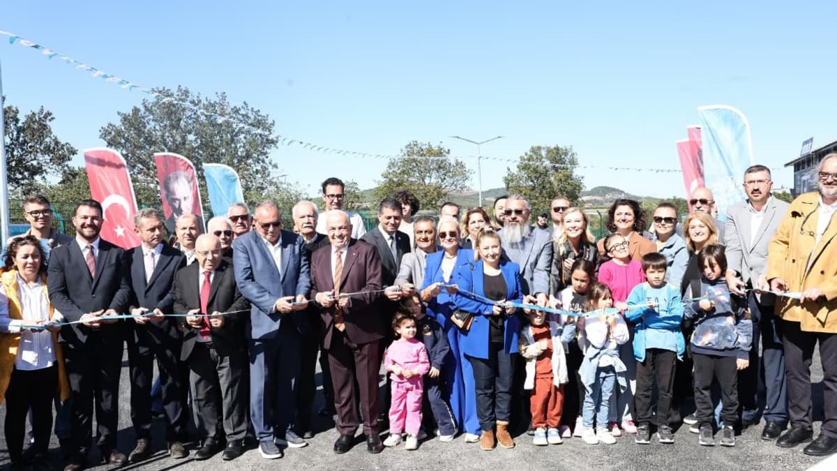 Nilüfer’de sahipsiz hayvanlar için “Umut Ağacı” açıldı