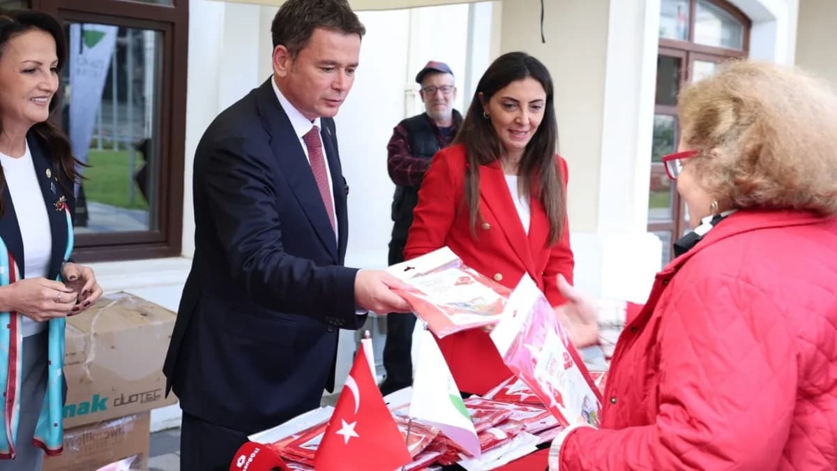 Osmangazi’de Eskiyen Bayraklar Yenileriyle Değiştirildi