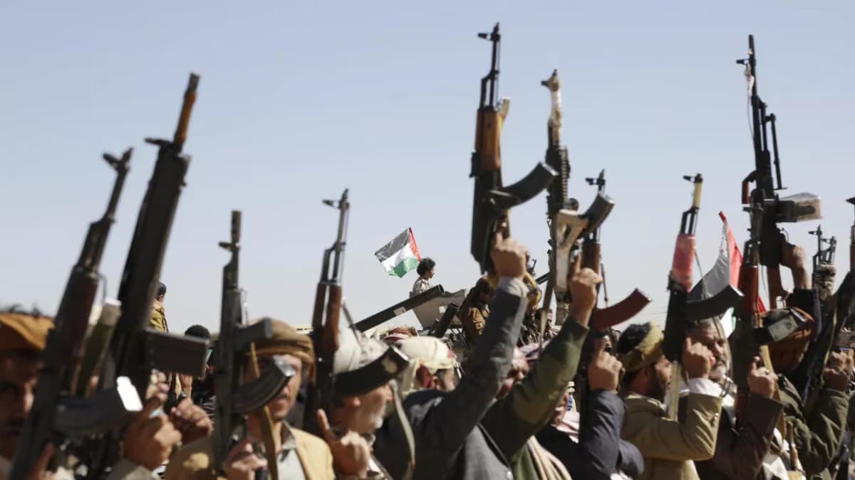 Husilerden Suudi Arabistan için hava sahası uyarısı