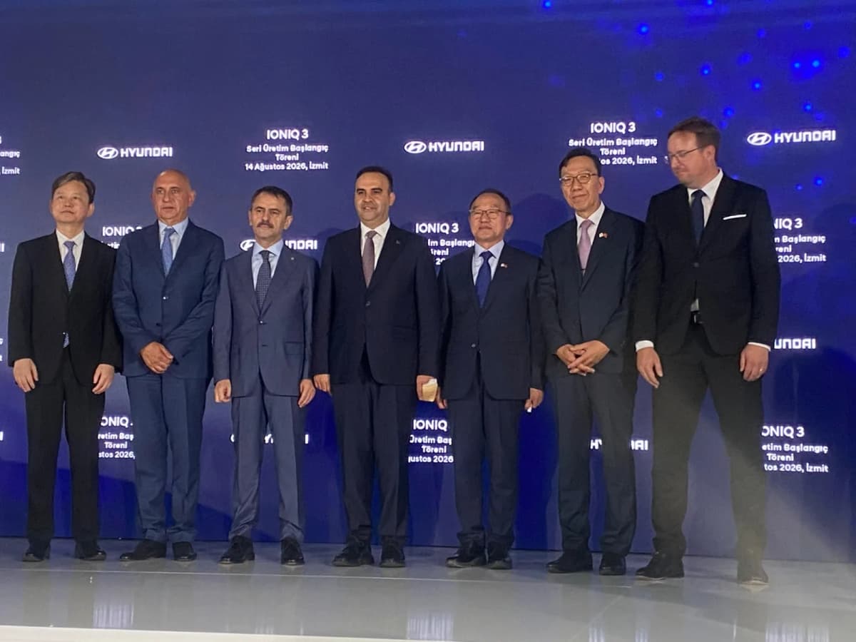 Bakan Kacır: Türkiye elektrikli araç üretiminde dünya devlerinin üssü oluyor!