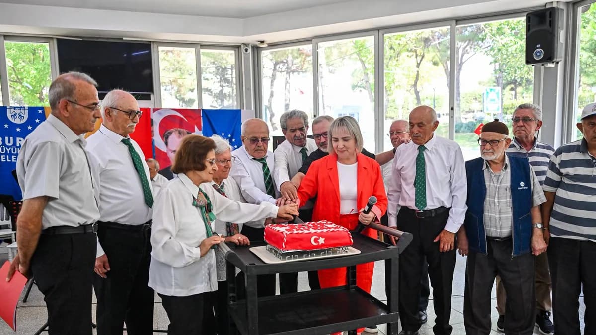 Bursa'da 7'den 70'e zafer sevinci
