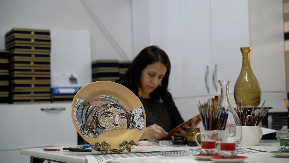 Cam, ustaların elinde sanata dönüşüyor