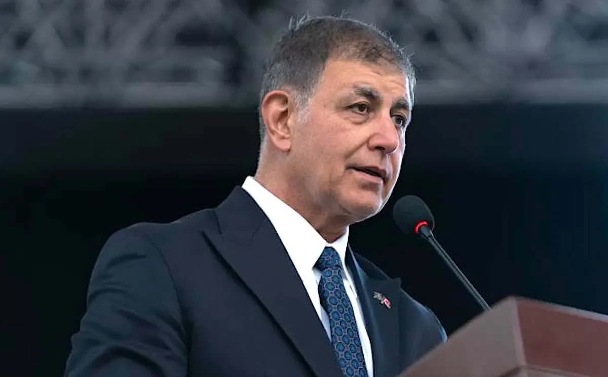 AK Parti'ye geçeceği konuşuluyordu! Cemil Tugay kararını verdi!