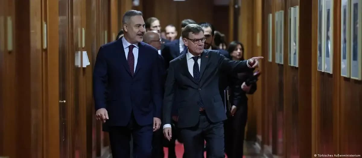 Ankara ve Berlin'den Hürmüz Boğazı girişimi