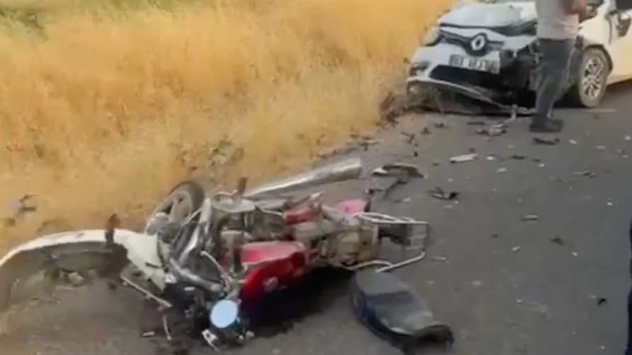 Otomobille çarpışan motosikletteki iki kişi hayatını kaybetti