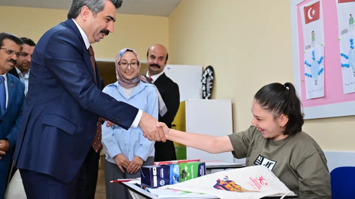 Başkan Oktay Yılmaz, özel öğrencilerin heyecanına ortak oldu