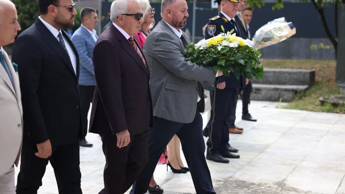 Başkan Şadi Özdemir Zavidovići’nin Şehir Günü törenlerine katıldı