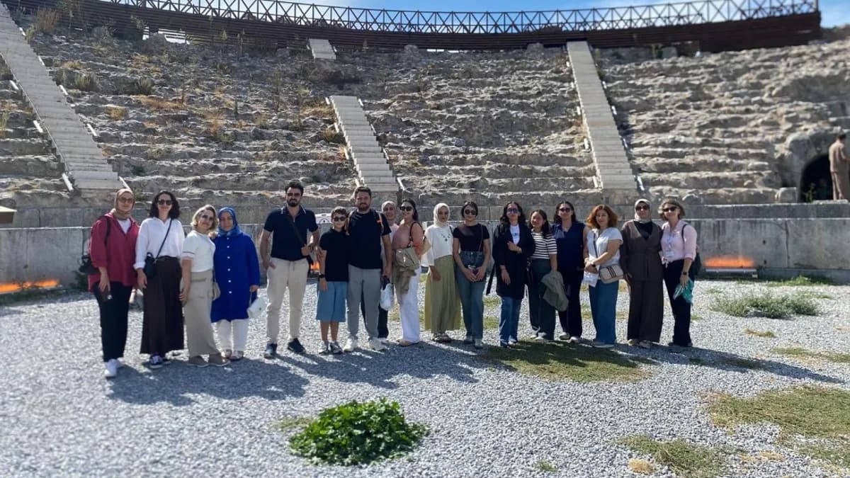 Büyükşehir'den sağlık çalışanlarına kültürel miras gezisi