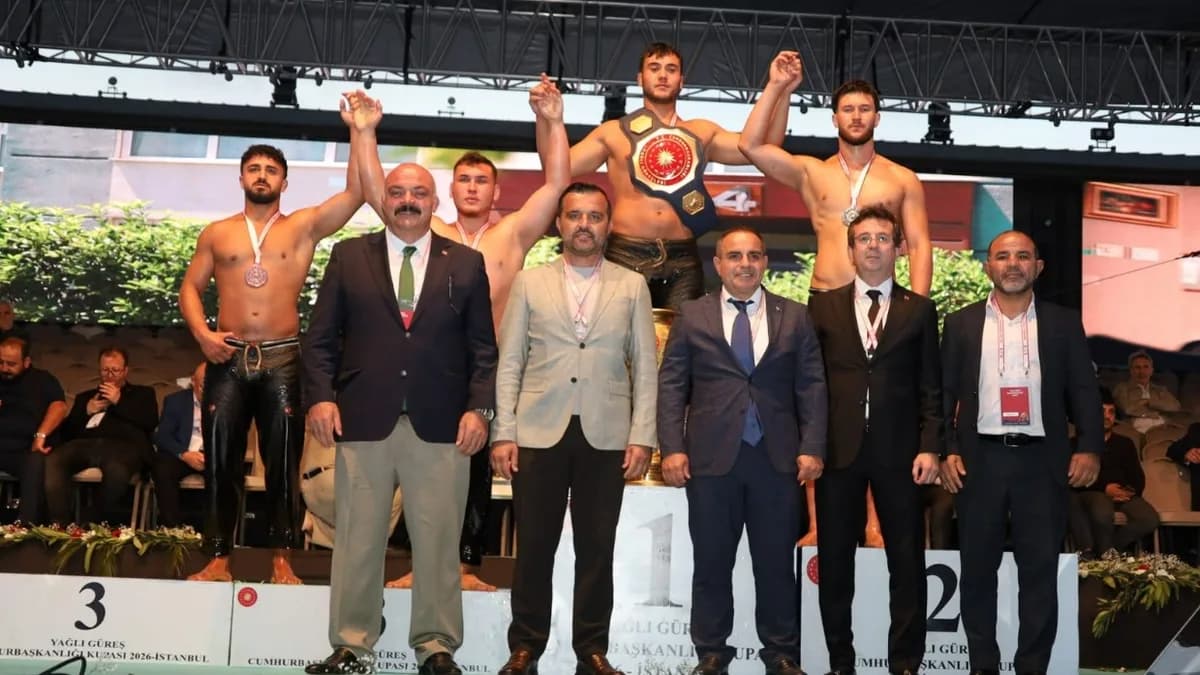 Büyükşehir güreşçisinden Cumhurbaşkanlığı Kupası’nda üçüncülük başarısı