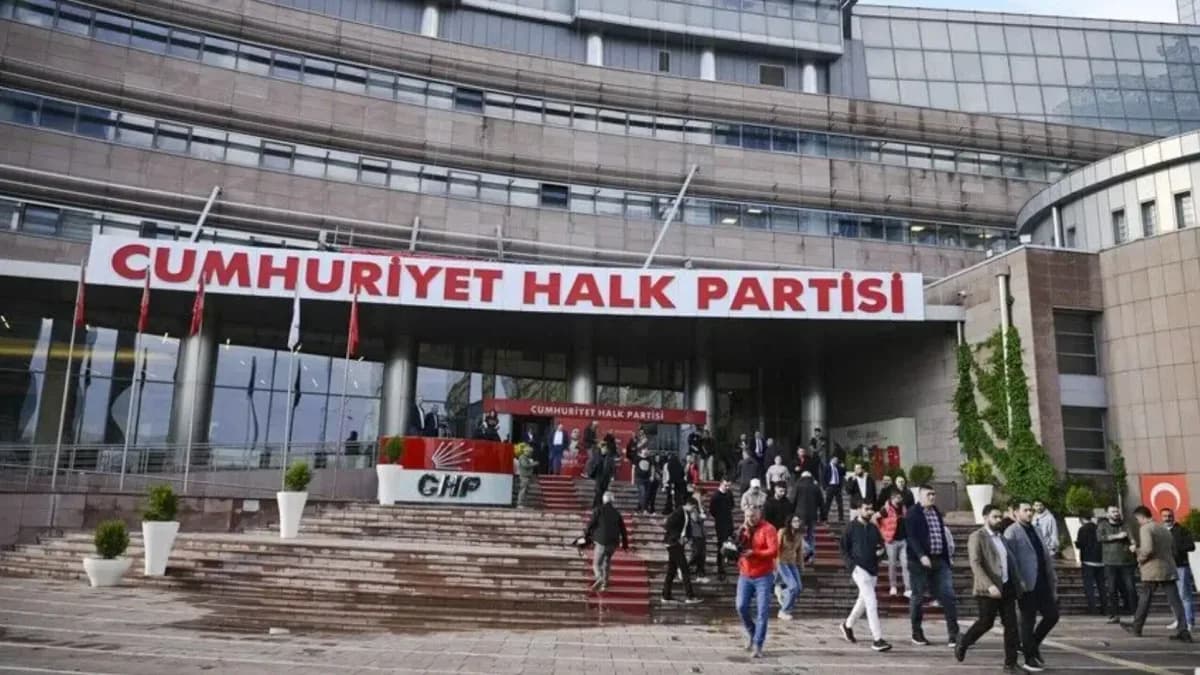 CHP'de disiplin kararı: Mezitli Belediye Başkanı ihraç edildi