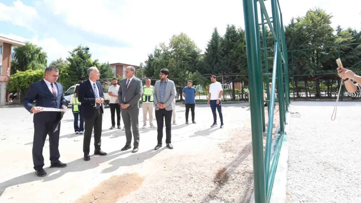 İnegöl Belediyesi’nden Mediha Hayri Çelik Fen Lisesi’ne Semt Sahası