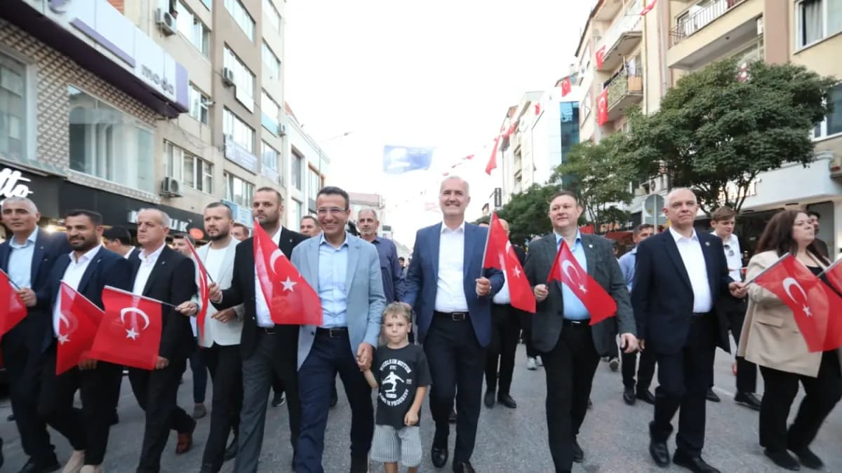 İnegöl’de 6 Eylül Coşkusu Caddelere Taştı