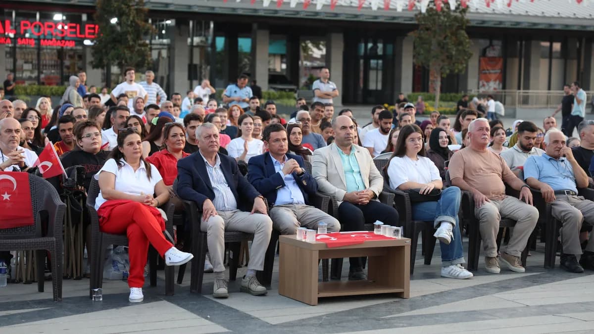 Osmangazi Meydanı’nda Filenin Sultanları Coşkusu