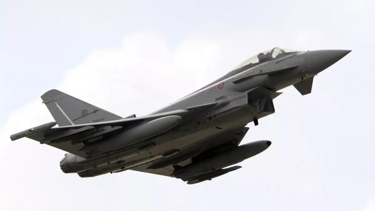 İtalya’nın Eurofighter savaş uçağı Taif Hava Üssü’nde vuruldu