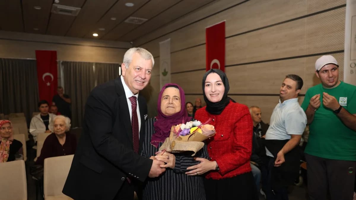 BAREM Sakinleri Dünya Yaşlılar Günü’nü Şarkılarla Kutladı