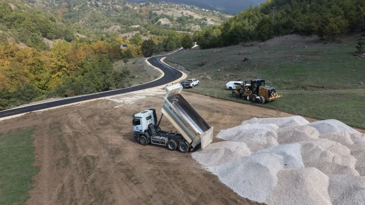 Büyükşehir, Osmangazi'de 10 kilometrelik yolu yeniledi