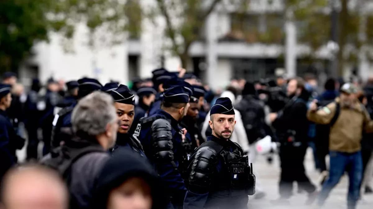 Fransa’da protestolar öncesi 70 bin polis görevlendirildi