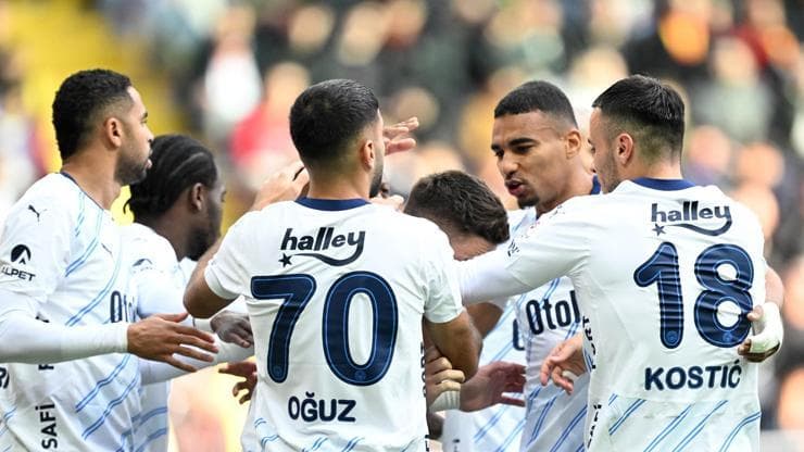 Deplasman fatihi Fenerbahçe, Kayseri'de gövde gösterisi yaptı!