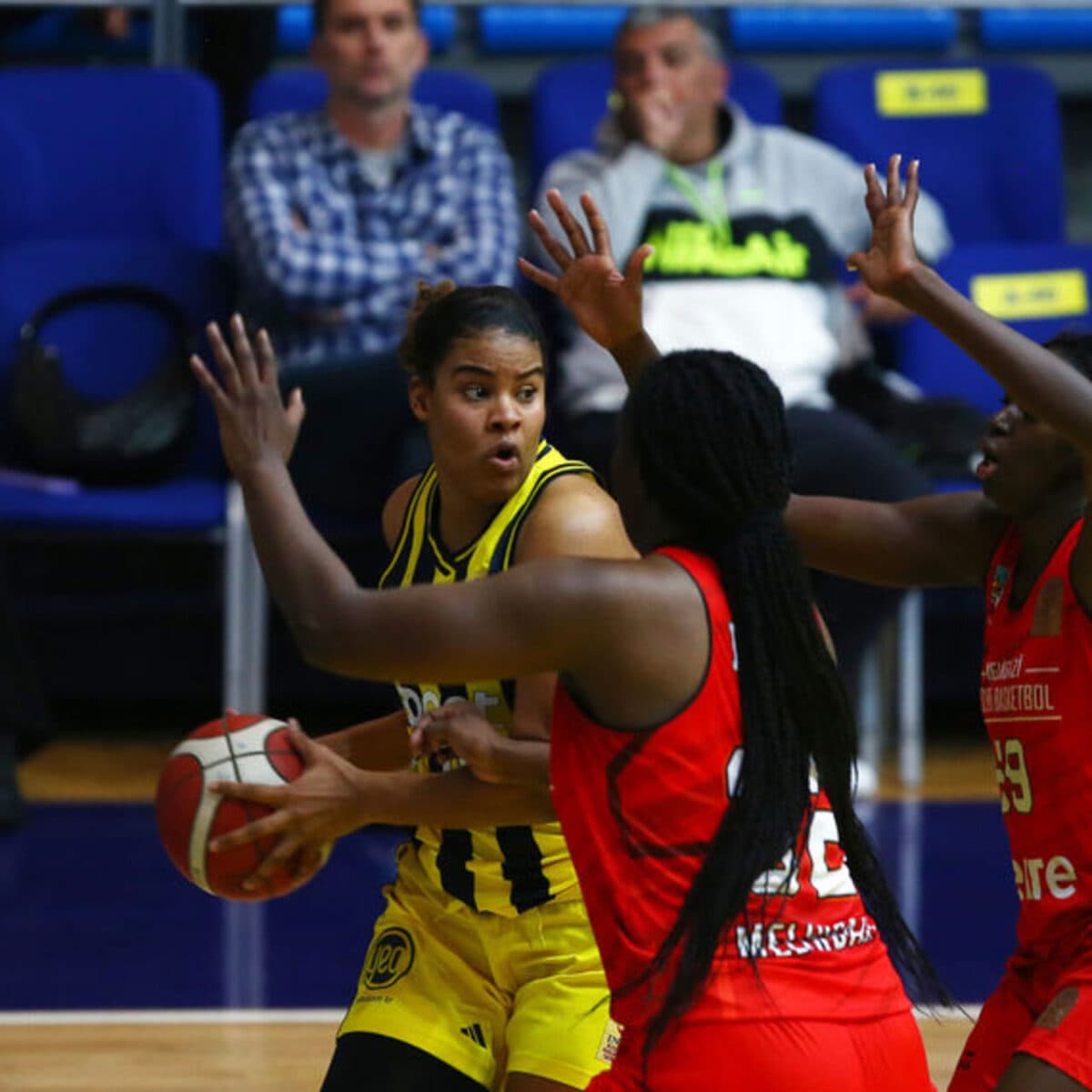 Fenerbahçe sahasında kayıp!