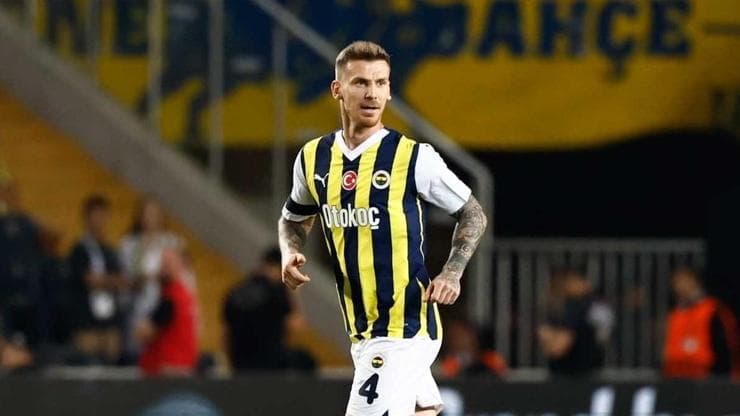 Fenerbahçe'de kayıplarda olan Serdar Aziz, Mourinho'nun kararını bekliyor!