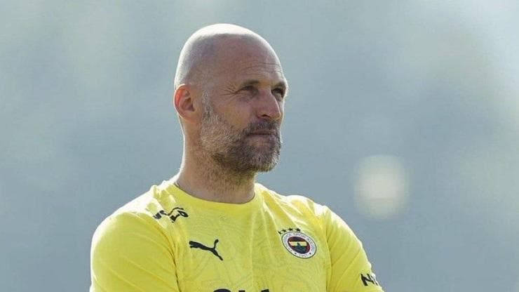 Fenerbahçe'nin kaleci antrenörü Sandro Zufic yine kart gördü! Bu kez kırmızı...