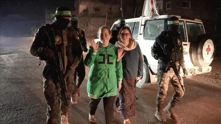 Gazze'deki esir takasında 4 İsrailli kadın esir asker serbest bırakıldı