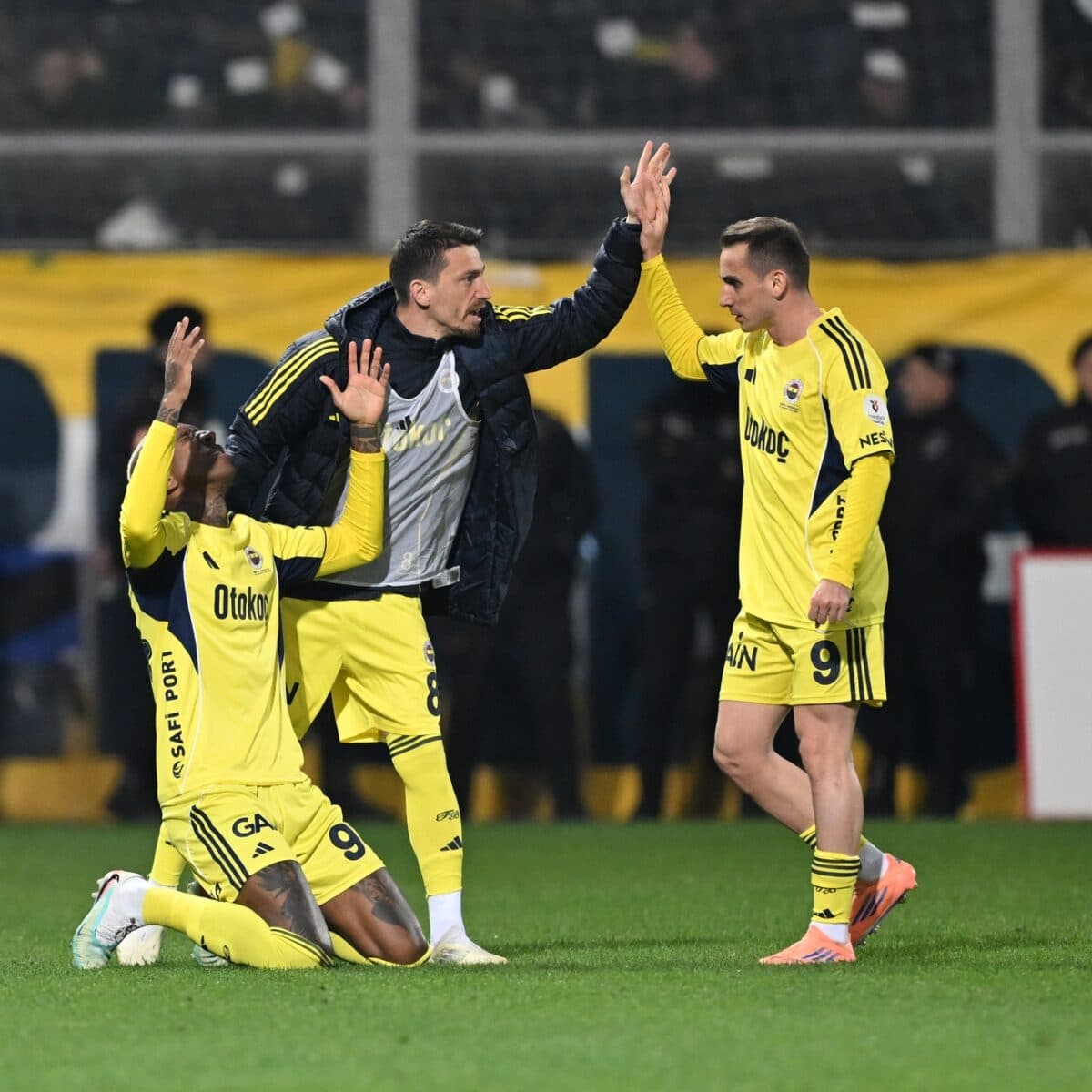 Fenerbahçe, Rize deplasmanında gümbür gümbür!