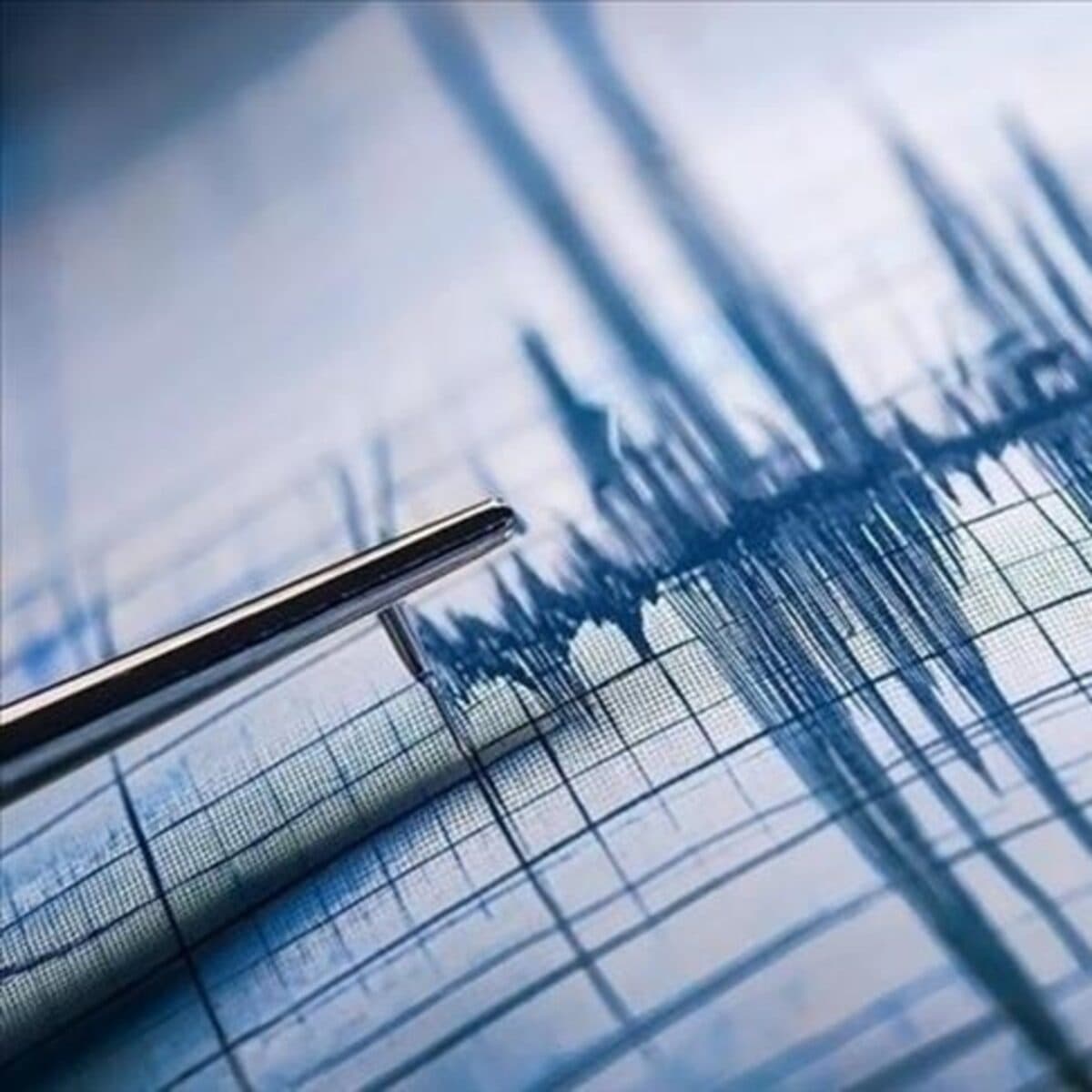 Sındırgı'da 3.8 büyüklüğünde deprem