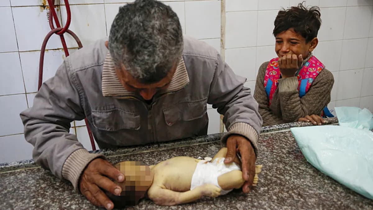 İsrail'in yardımları engellediği Gazze'de 21 kişi donarak şehit oldu!