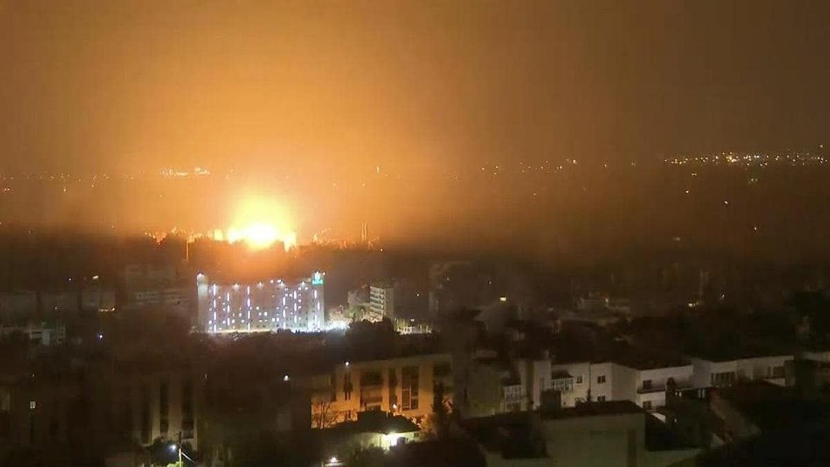 CNN TÜRK Dİ: İsrail Beyrut'u böyle bombaladı!
