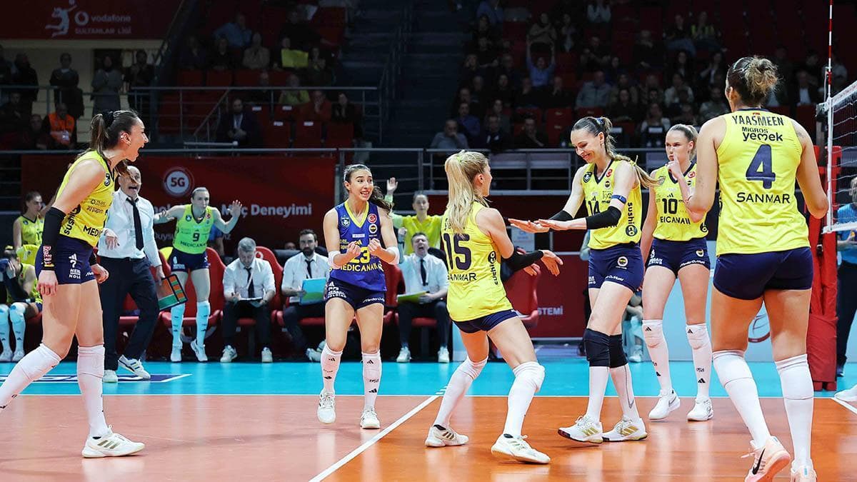 FENERBAHÇE MEDİCANA - VAKIFBANK MAÇI CANLI İZLE! Sultanlar Ligi play-off final serisi ilk maçı!