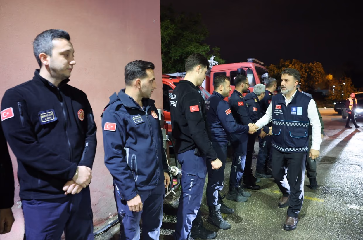 Bursa’da kuvvetli yağış alarmı 1126 personel ve 439 araç sahada