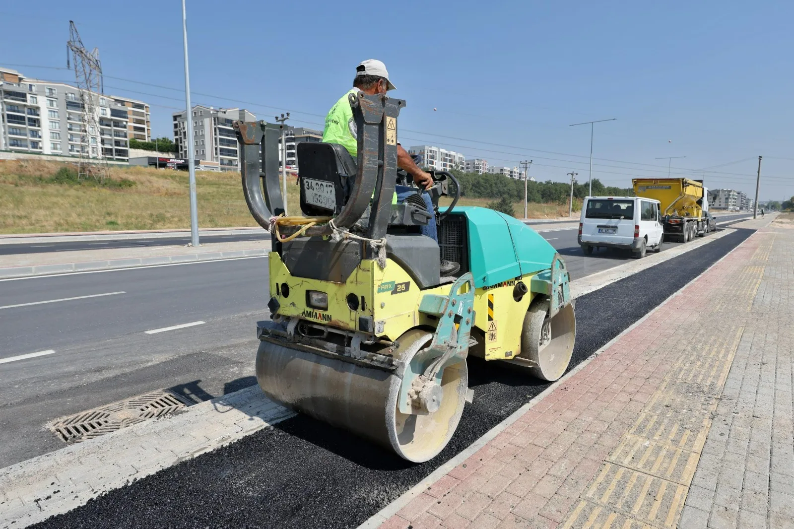 Atlıçayır Bulvarı’na 800 metrelik bisiklet yolu