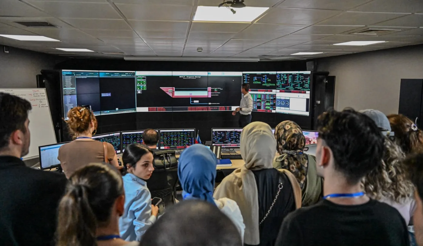 Bursa Büyükşehir’den stajyer öğrencilere belediyecilik deneyimi