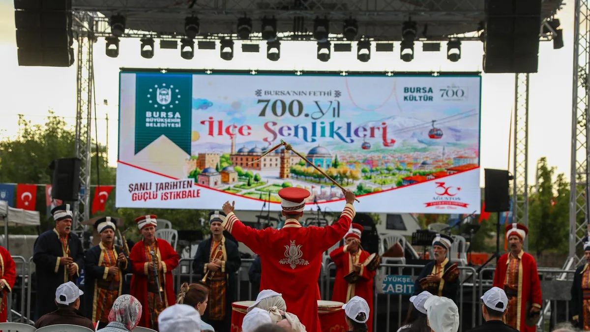 Bursa’da 700’üncü Yıl Şenlikleri Zafer Coşkusuyla Tamamlandı