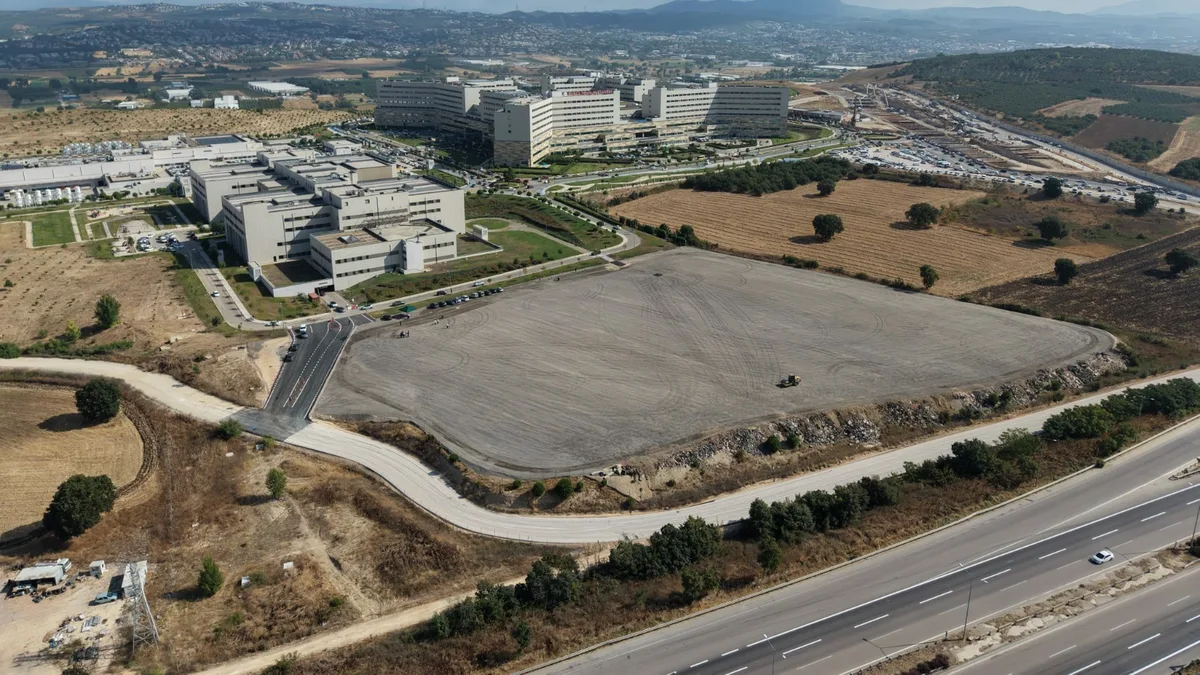 Bursa Şehir Hastanesi’ne 1.250 araçlık yeni otopark hizmete açıldı