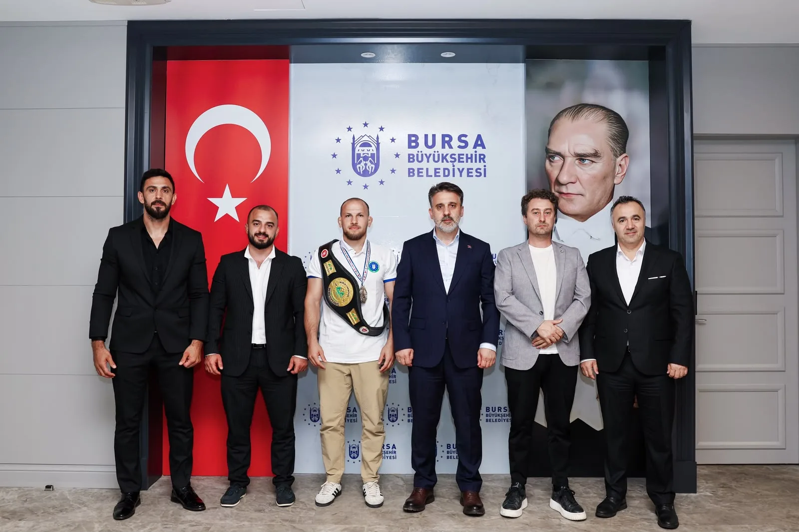 Fazlı Eryılmaz dünya şampiyonluğunu Bursa’ya getirdi