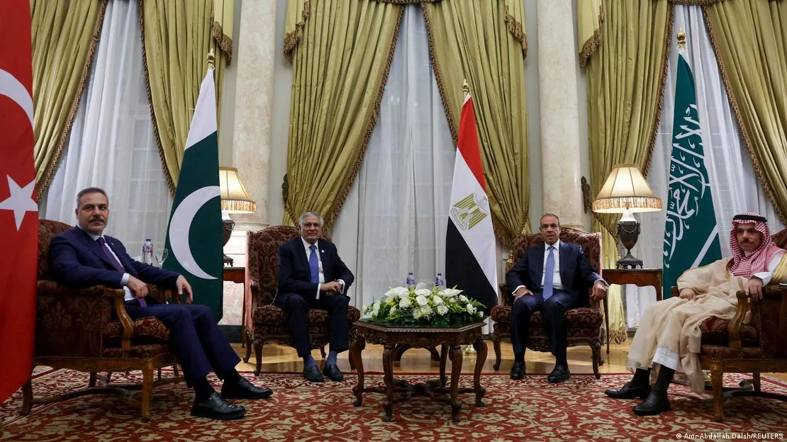 Haziran ayında Türkiye, Mısır, Pakistan ve Suudi Arabistan'ın dışişleri bakanları bölgesel istikrar konulu bir toplantıda Kahire'de bir araya gelmişti