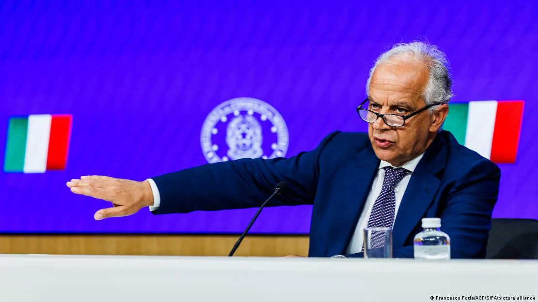 İtalya İçişleri Bakanı Matteo Piantedosi, izledikleri sığınmacı politikasında, bir yanda Avrupa kurallarının uygulanması, diğer yanda ulusal çıkarların korunması gibi iki öenmli noktayı gözönünde tuttuklarını belirtti